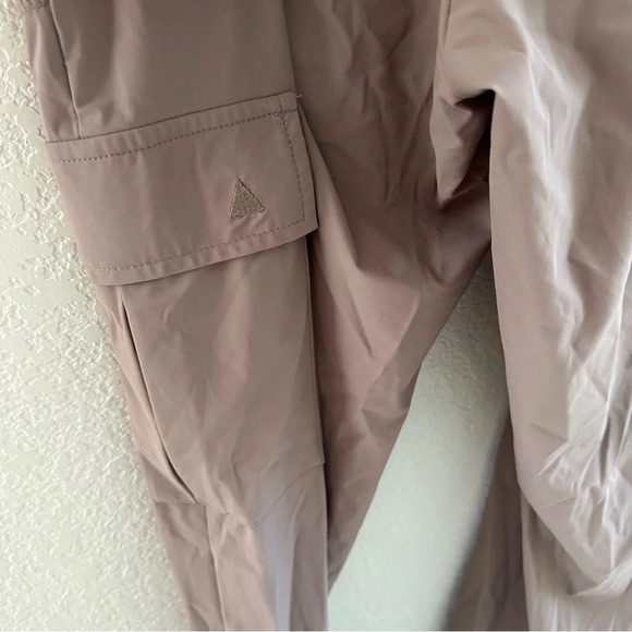 Balance Athletica vitality swift cargo jogger - Picture 11 of 12